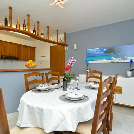 Apartment Fuer 8 Personen Ca 95 Qm In Stinjan, Istrien Istrische Riviera *