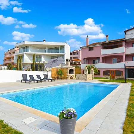 Apartment Fuer 8 Personen Ca 95 Qm In Stinjan, Istrien Istrische Riviera Stinjan