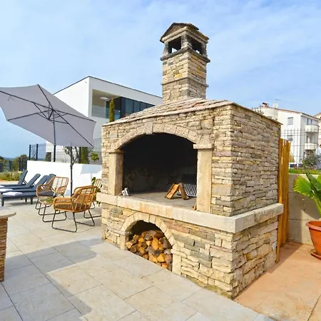 Apartment Fuer 8 Personen Ca 95 Qm In Stinjan, Istrien Istrische Riviera