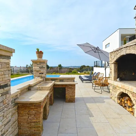 Apartment Fuer 8 Personen Ca 95 Qm In Stinjan, Istrien Istrische Riviera Stinjan